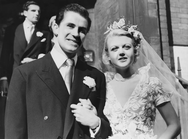 Питер Шоу и Анджела Лэнсбери в день свадьбы, 1949 год.