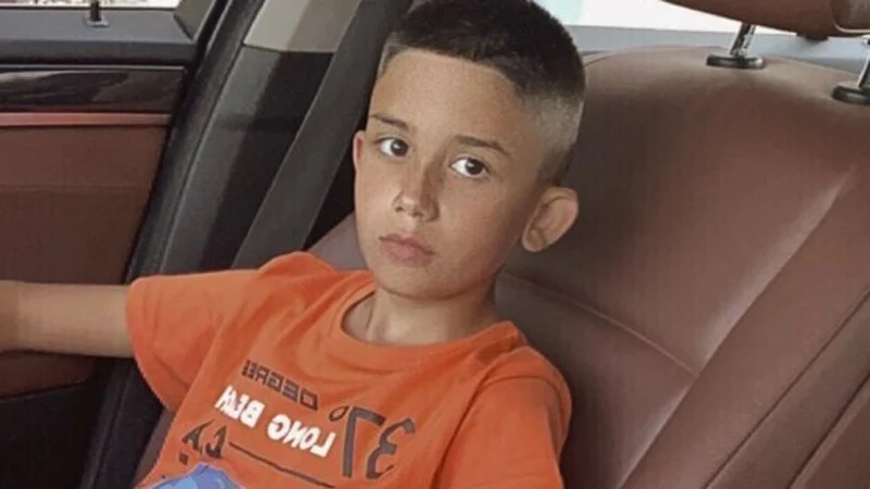 Девятилетний Алехандро находится в больнице с травмами.